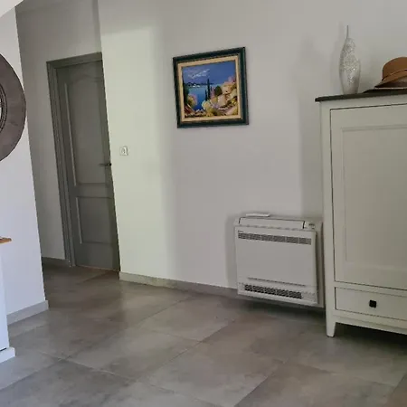 מלון Cozy House With Private Pool Fréjus